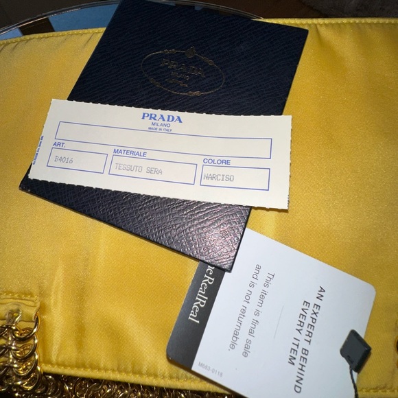 - PRADA Nylon Purse *RARE FIND* - Picture 6 of 7